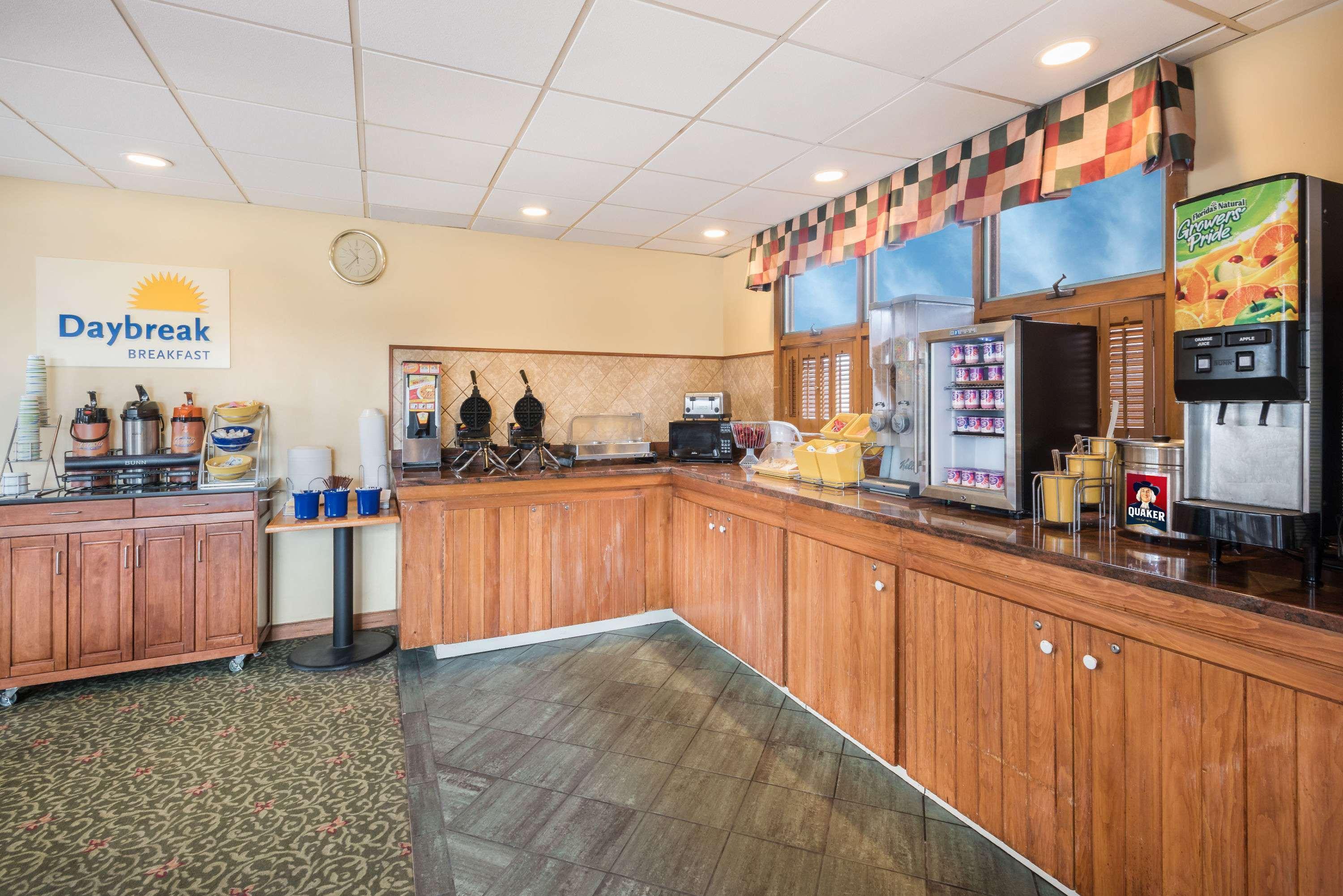 Days Inn By Wyndham Rutland/Killington Area Екстериор снимка