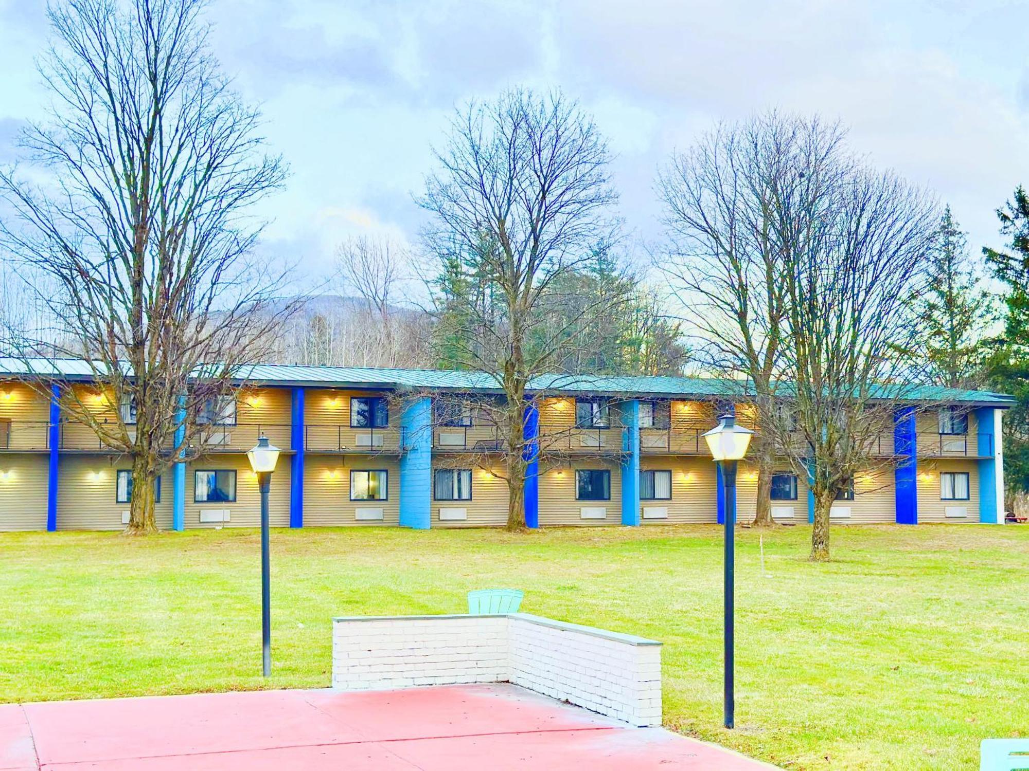 Days Inn By Wyndham Rutland/Killington Area Екстериор снимка