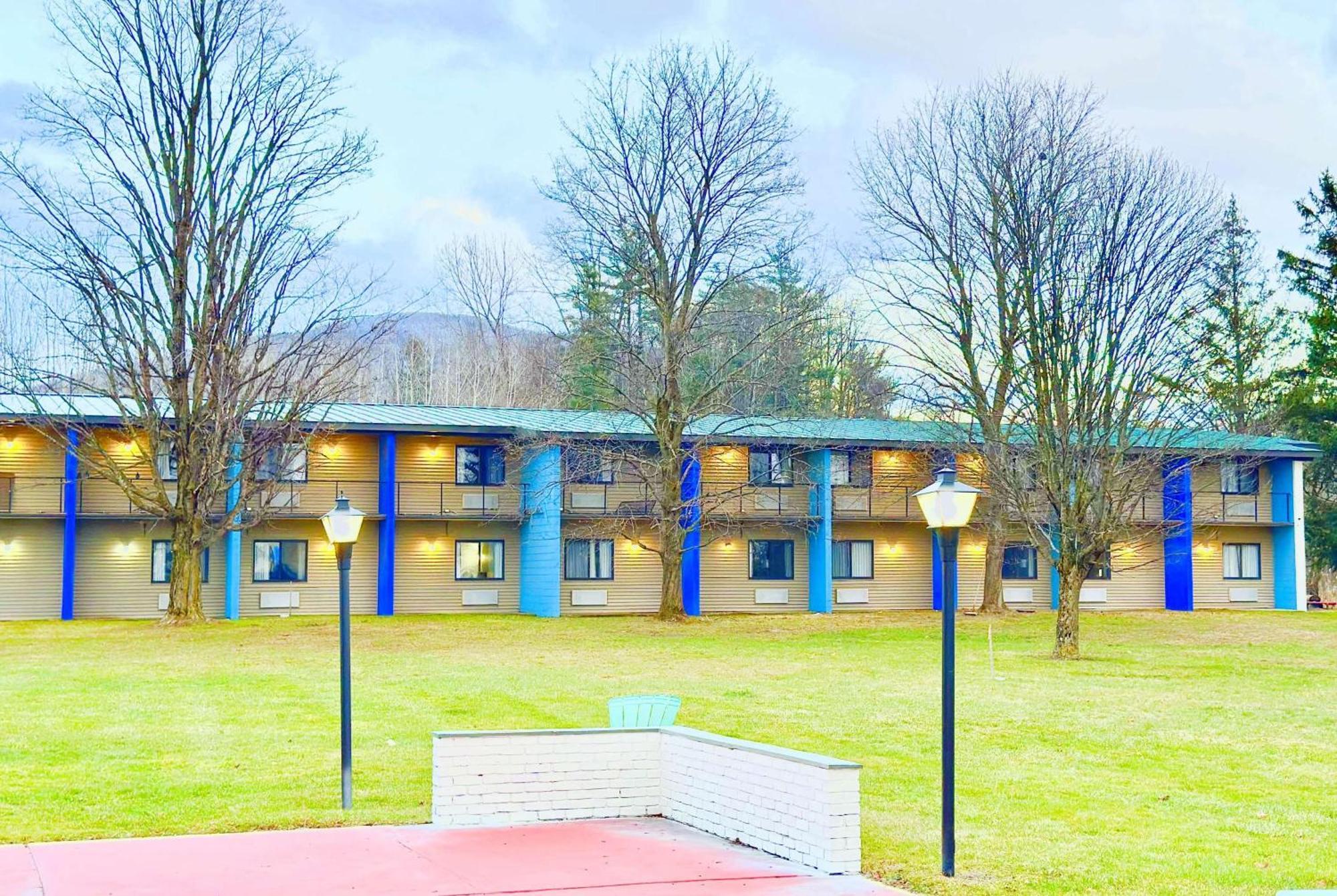 Days Inn By Wyndham Rutland/Killington Area Екстериор снимка